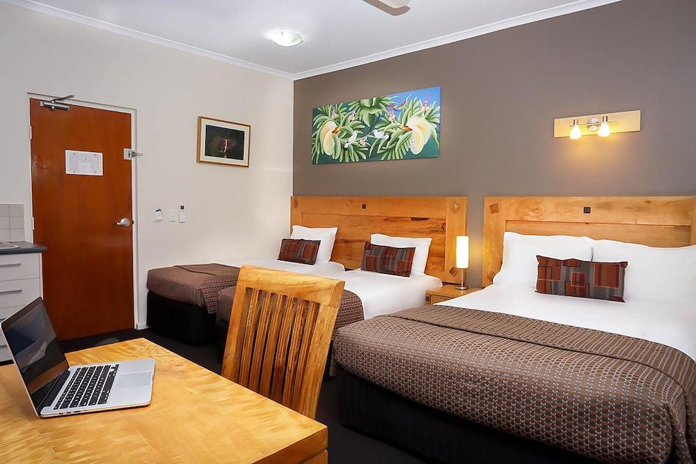 Quality Hotel Darwin Airport Εξωτερικό φωτογραφία A typical motel room