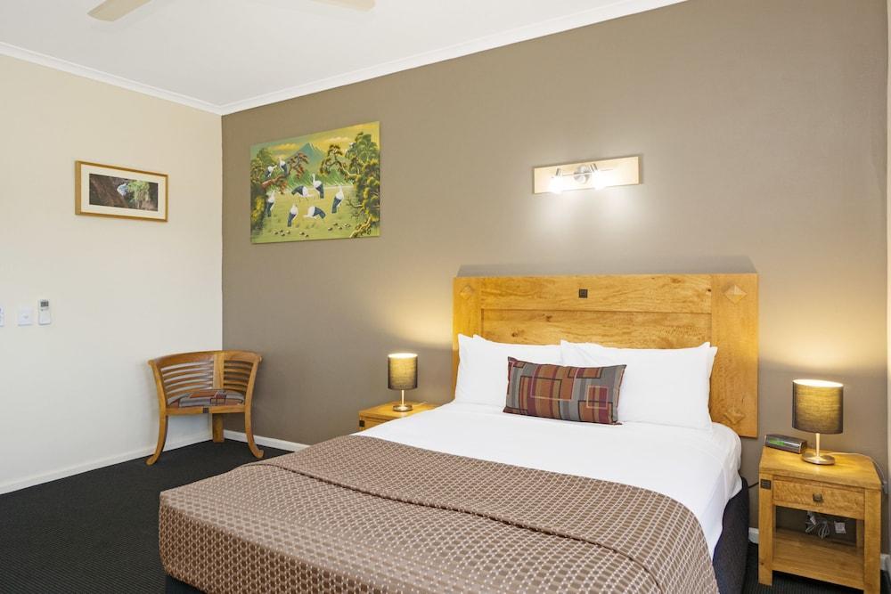 Quality Hotel Darwin Airport Εξωτερικό φωτογραφία A room at the hotel