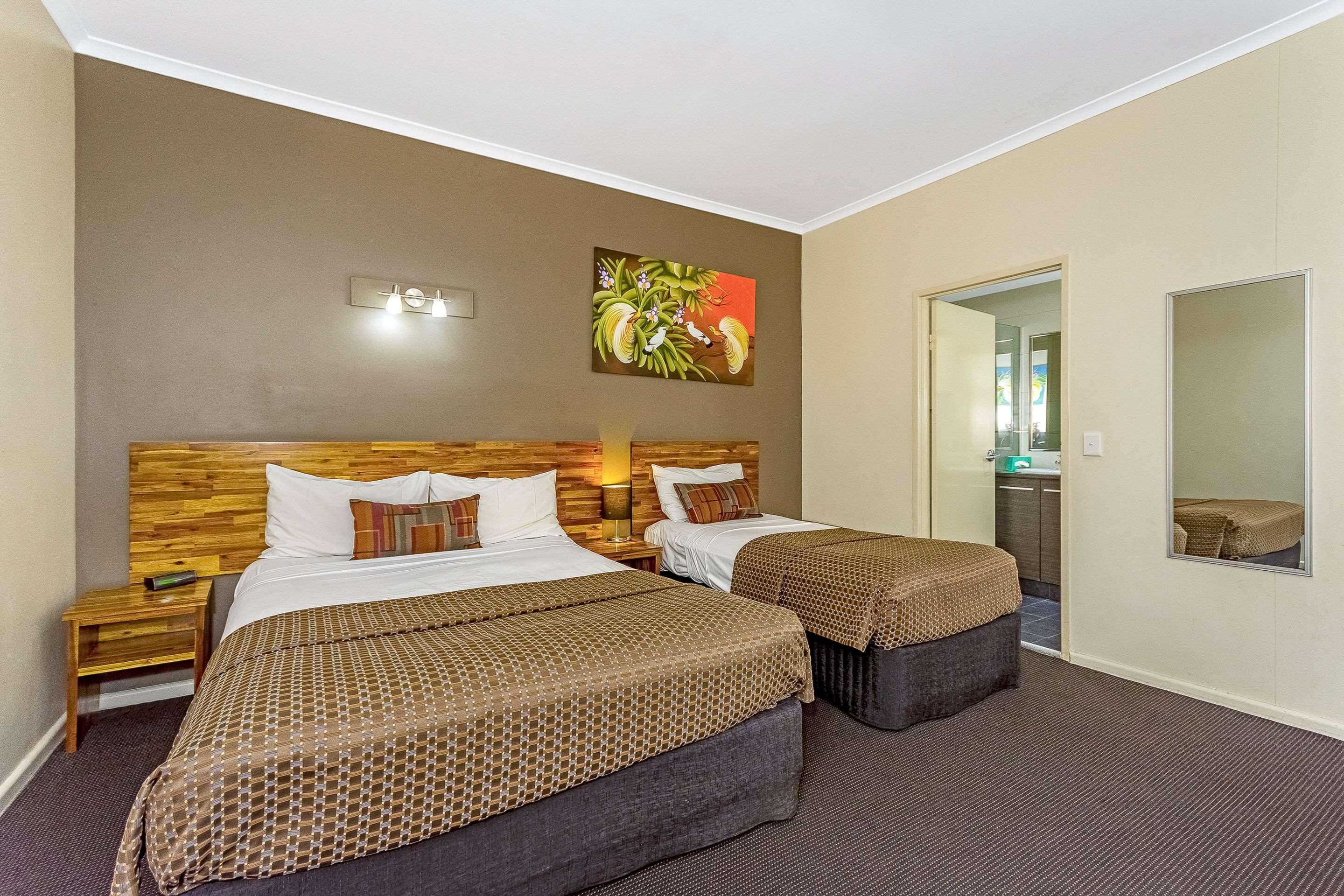 Quality Hotel Darwin Airport Εξωτερικό φωτογραφία A typical motel room