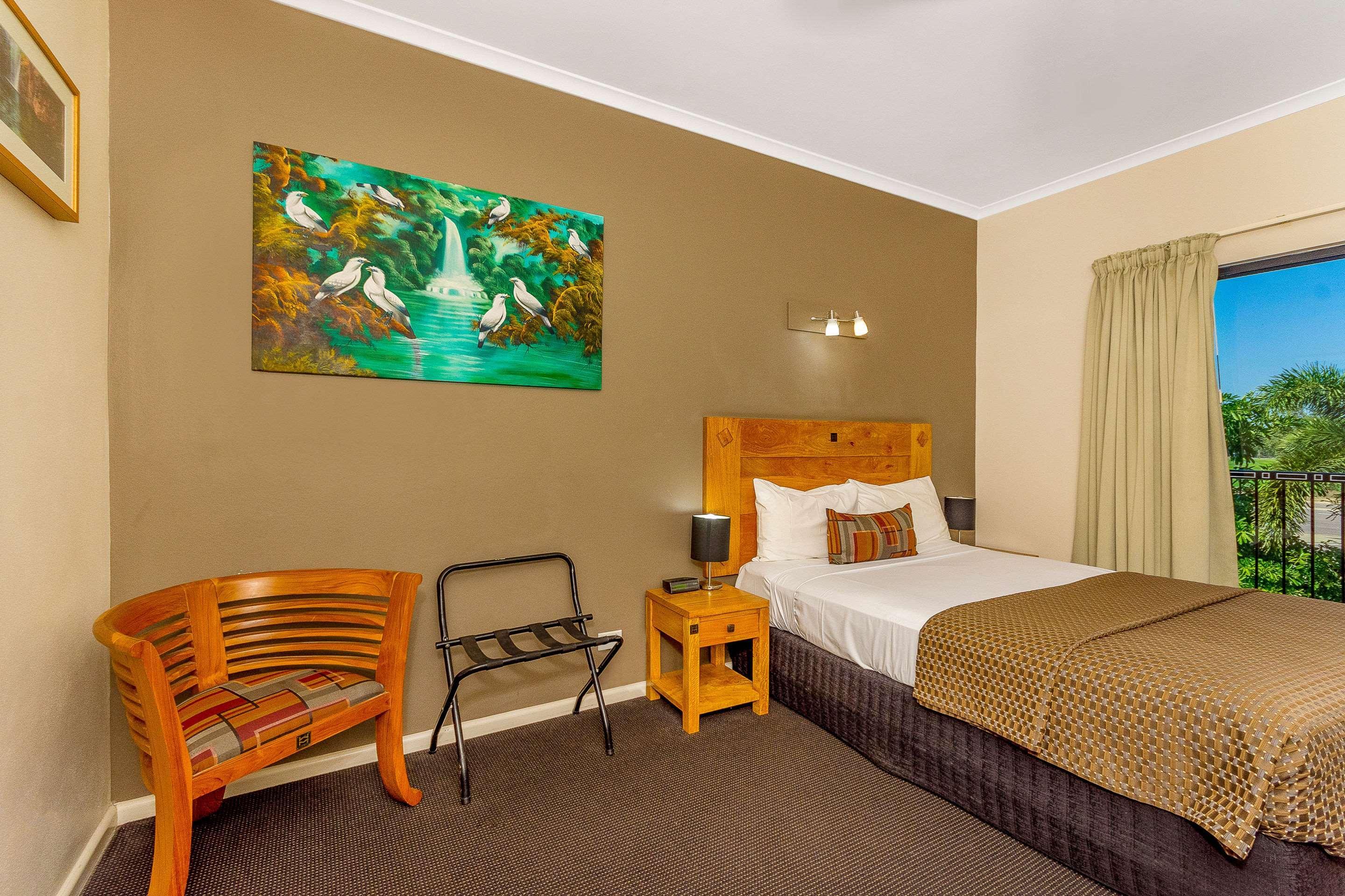 Quality Hotel Darwin Airport Εξωτερικό φωτογραφία A room at the hotel