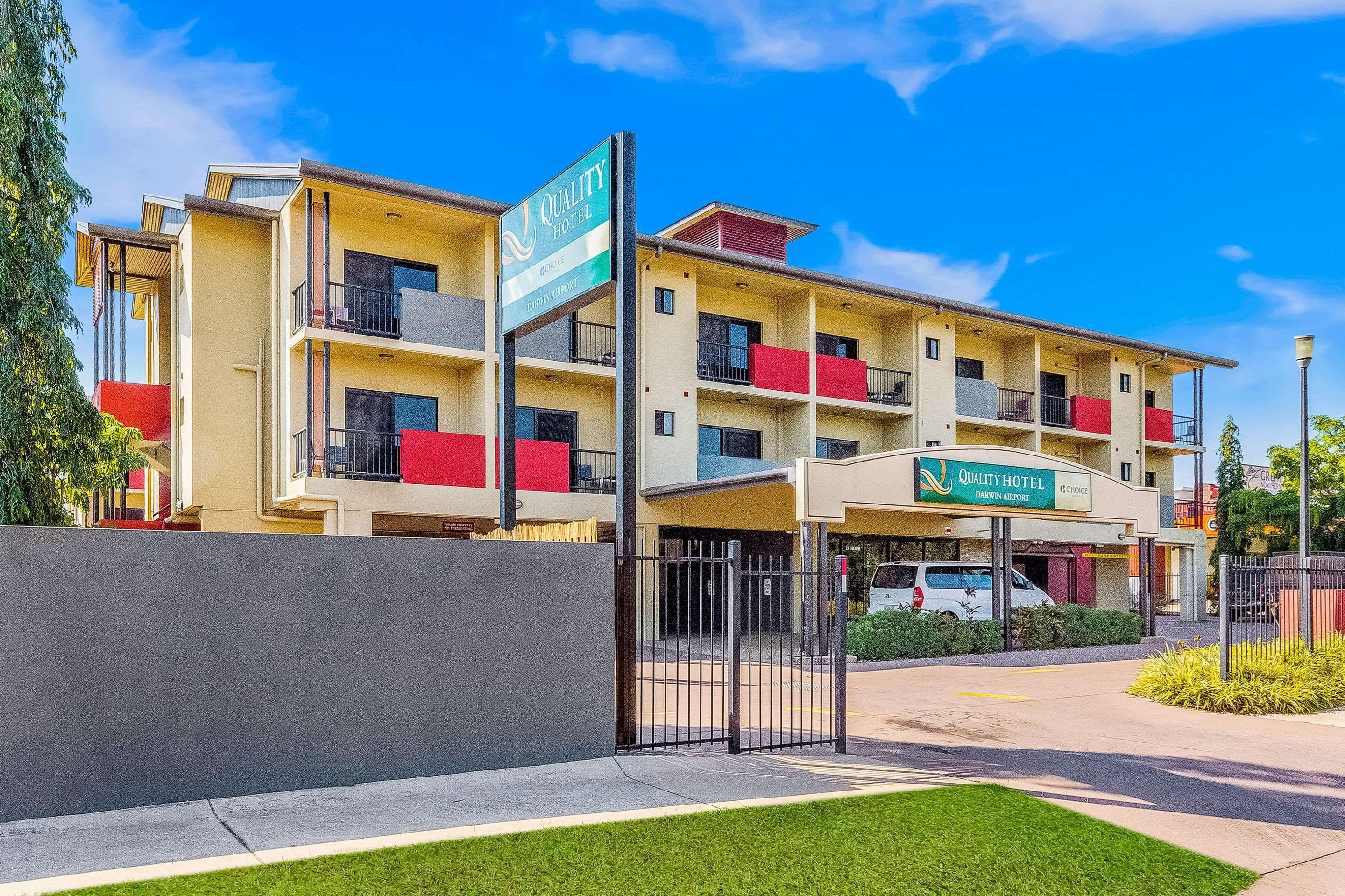 Quality Hotel Darwin Airport Εξωτερικό φωτογραφία The Village, 2016