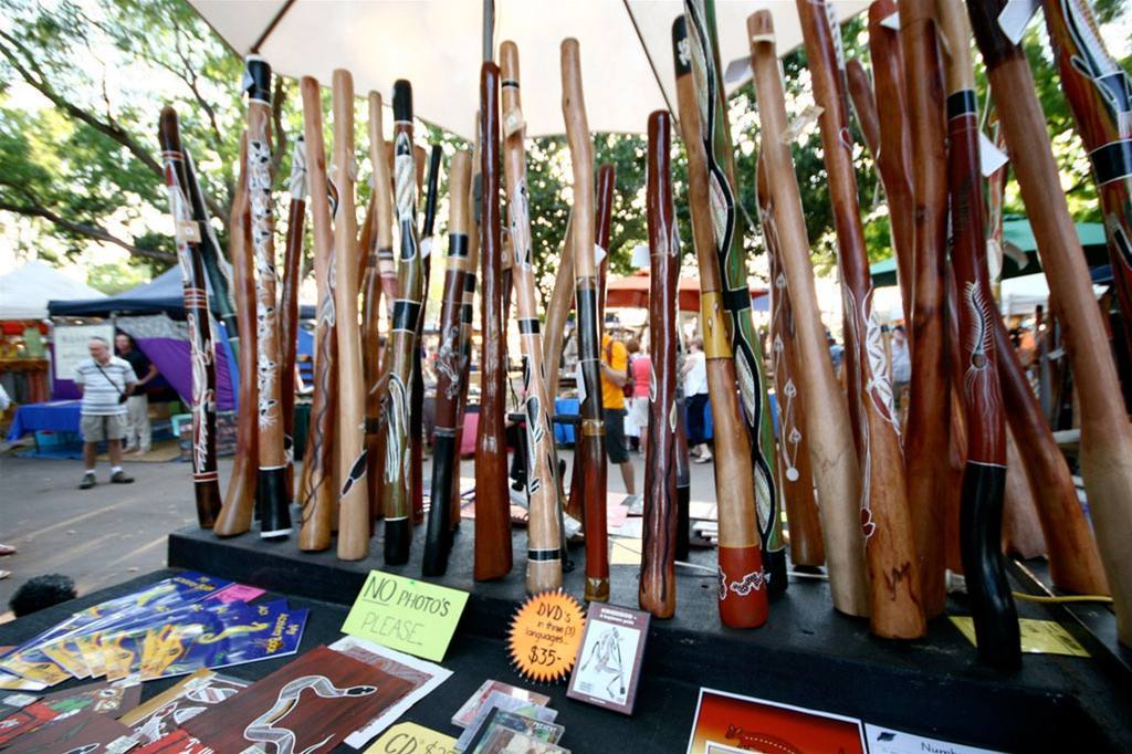 Quality Hotel Darwin Airport Ανέσεις φωτογραφία A selection of various types of didgeridoos