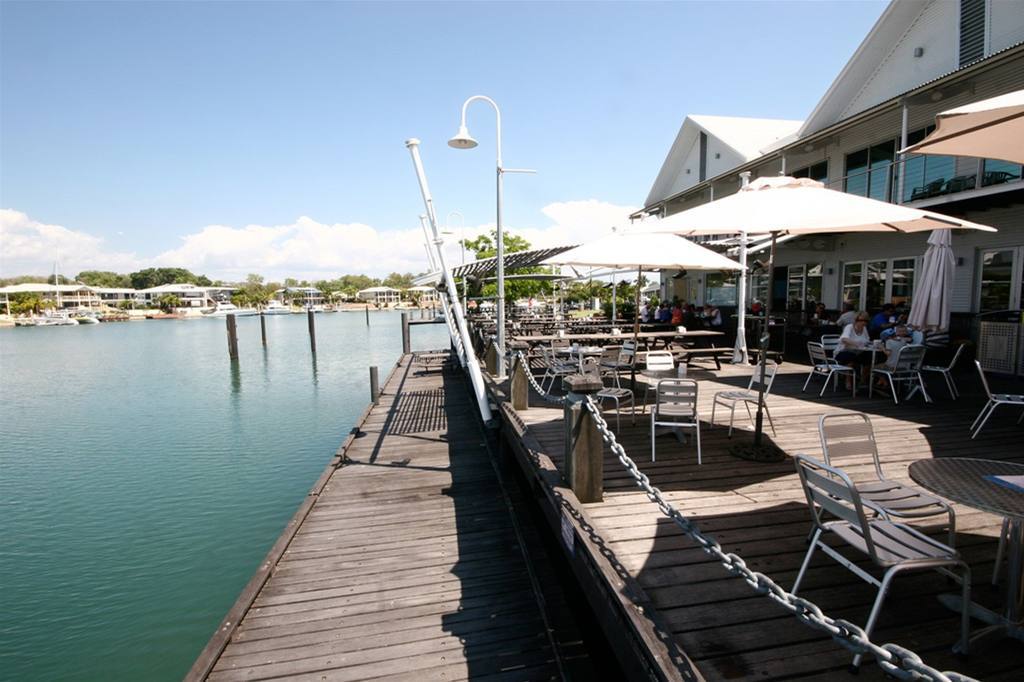 Quality Hotel Darwin Airport Ανέσεις φωτογραφία The Strand, Townsville