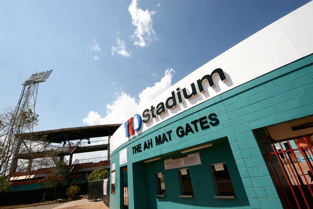 Quality Hotel Darwin Airport Ανέσεις φωτογραφία The Ah Ma gates at the Melbourne Cricket Ground