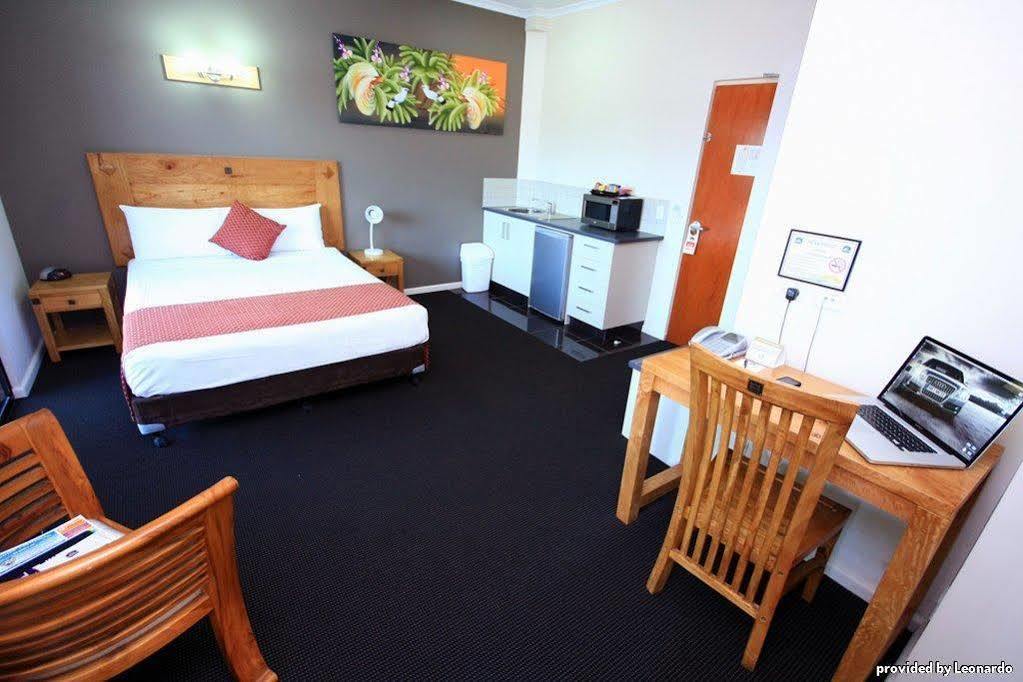 Quality Hotel Darwin Airport Εξωτερικό φωτογραφία A studio apartment in Australia